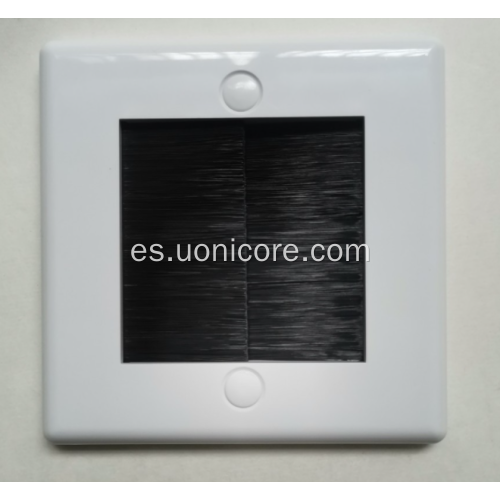 Placa frontal de pared con entrada de cables de cepillo blanco con cerdas